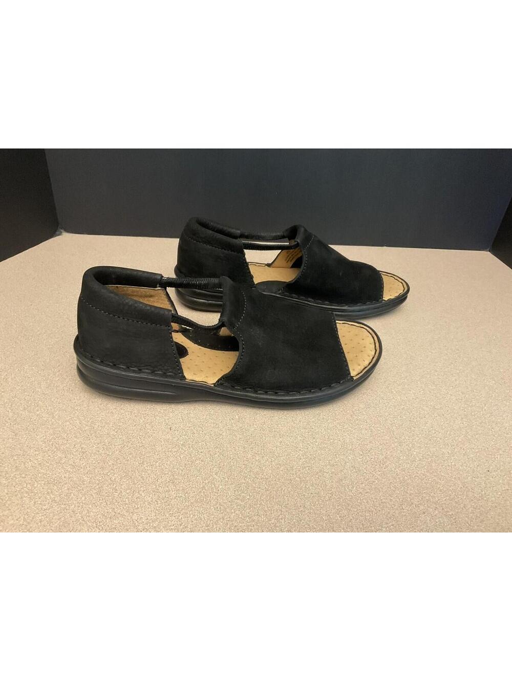 New! Womens BORN Black Nubuck Leather Slide Sandals. Size 7. Nice Sandals!